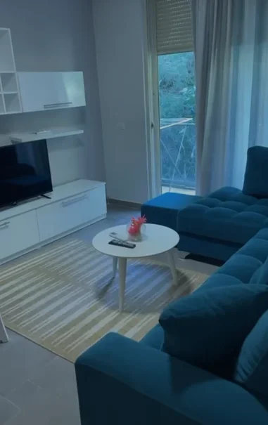 Durres, jepet me qera apartament 1+1+Aneks+Ballkon Kati 5, 65 m² 450 € (Vollga)
