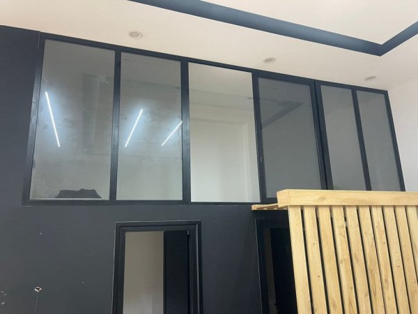 Tirane, jepet me qera lokal Kati 0, 95 m² 800 € (rruga 5 maji)
