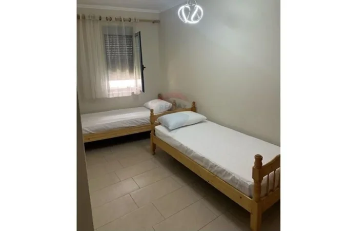 Tirane, jepet me qera apartament 2+1 , 87 m² 500 € (Pallatet cabej)