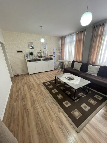 Tirane, jepet me qera apartament 2+1+Ballkon Kati 3, 120 m² 400 € (gaqo tashko)