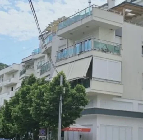 Tirane, jepet me qera apartament 1+1 , 66 m² 520 € (Rruga Liqeni i Thate)