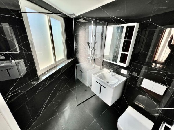 Tirane, jepet me qera apartament 2+1+Aneks+Ballkon Kati 9, 130 m² 1.000 € (Shkolla Baletit)
