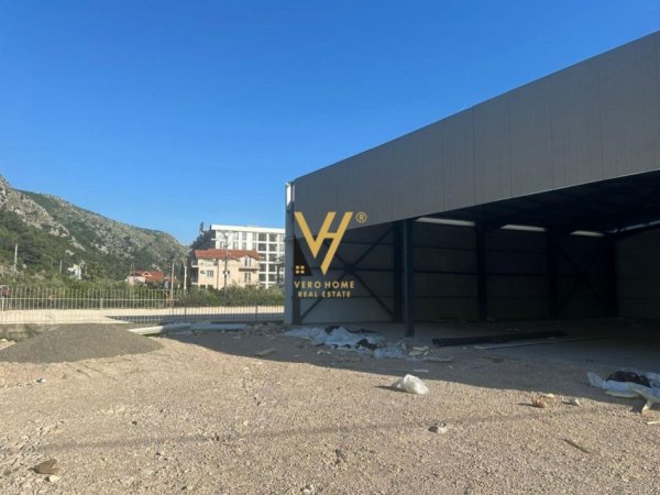 Shengjin, jepet me qera magazine Kati 0, 420 m² 1.600 € (SHENGJIN)