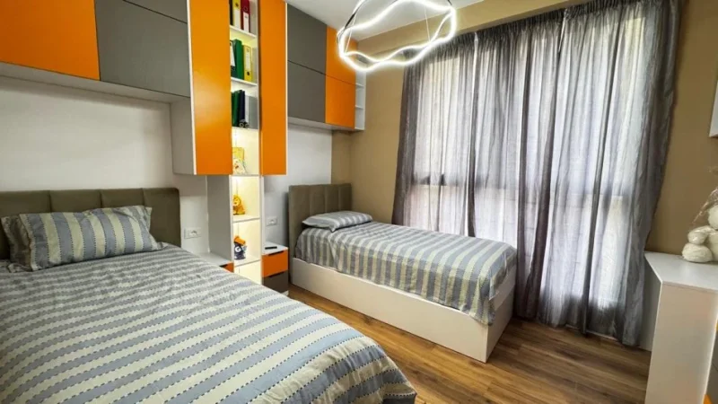 Tirane, shitet apartament 2+1+Ballkon Kati 2, 105 m² 215.000 € (Ish Fusha e Aviacionit)