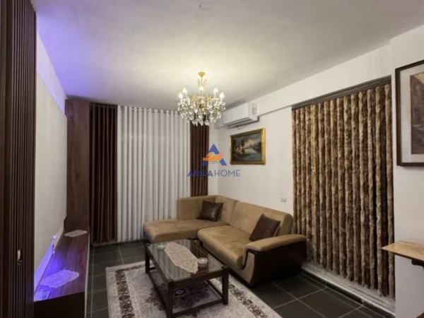 Tirane, jepet me qera apartament 2+1+Ballkon Kati 7, 100 m² 600 € (KOMPLEKSI FERATI,ASTIR)