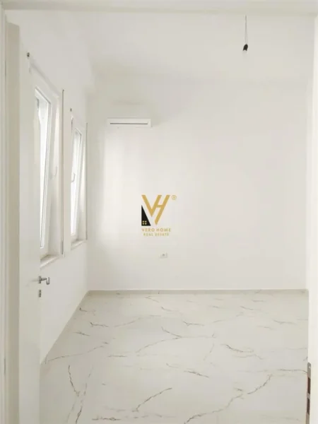 Tirane, jepet me qera zyre Kati 3, 90 m² 800 € (RRUGA MINE PEZA)