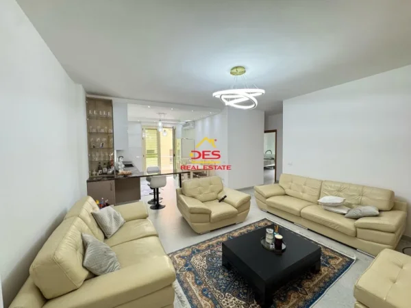 Vlore, shitet apartament 2+1+Ballkon Kati 0, 114 m² 200.000 € (Rruga Murat Tërbaçi)