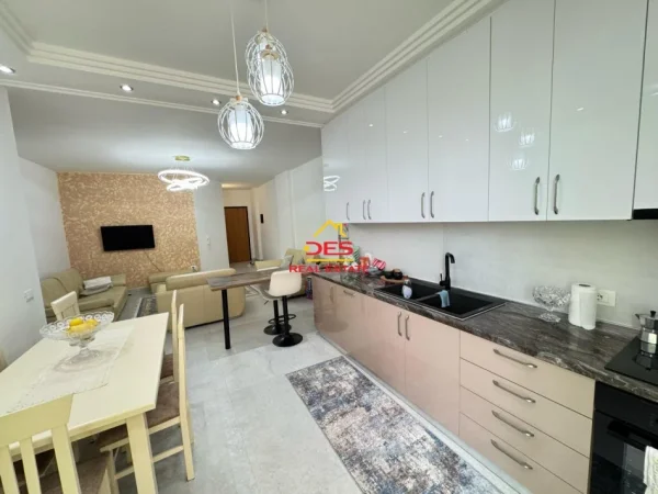 Vlore, shitet apartament 2+1+Ballkon Kati 0, 114 m² 200.000 € (Rruga Murat Tërbaçi)