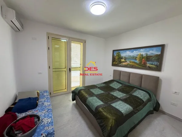 Vlore, shitet apartament 2+1+Ballkon Kati 0, 114 m² 200.000 € (Rruga Murat Tërbaçi)