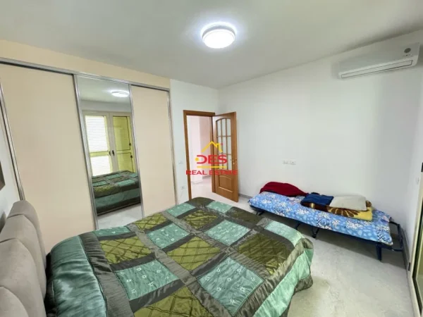 Vlore, shitet apartament 2+1+Ballkon Kati 0, 114 m² 200.000 € (Rruga Murat Tërbaçi)