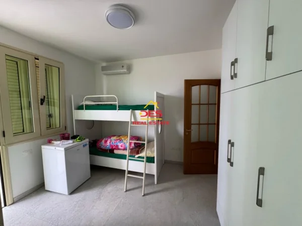 Vlore, shitet apartament 2+1+Ballkon Kati 0, 114 m² 200.000 € (Rruga Murat Tërbaçi)