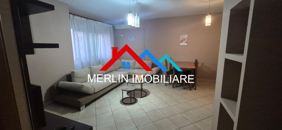 Tirane, jepet me qera apartament 2+1+Ballkon Kati 5, 92 m² 700 € (RRUGA SHEFQET MUSARAJ)