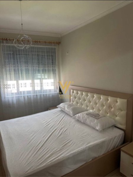 Tirane, jepet me qera apartament 2+1+Ballkon Kati 4, 84 m² 450 € (MISTO MAME)