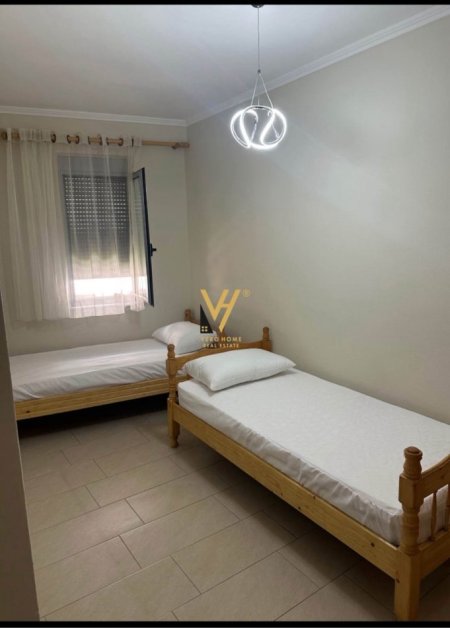 Tirane, jepet me qera apartament 2+1+Ballkon Kati 4, 84 m² 450 € (MISTO MAME)