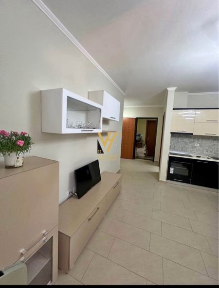 Tirane, jepet me qera apartament 2+1+Ballkon Kati 4, 84 m² 450 € (MISTO MAME)