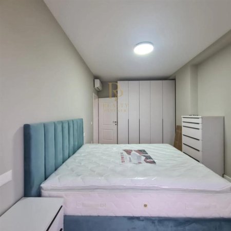 jepet me qera apartament 2+1+Ballkon Kati 9, 130 m² 1.000 € (Rr. e Elbasanit)