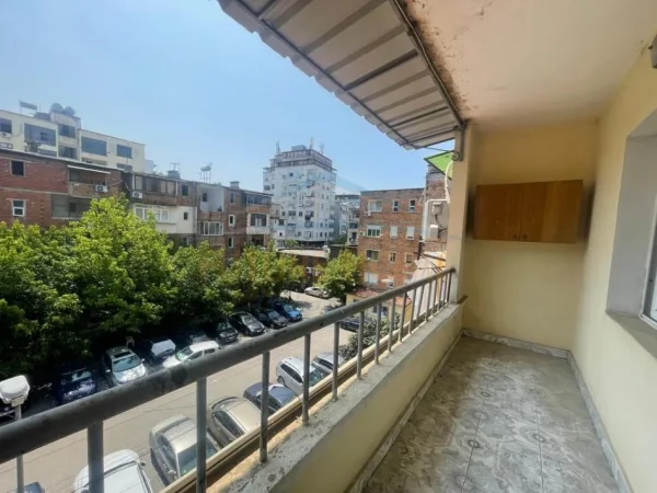 0683487469 Tirane, shitet apartament 2+1+Ballkon Kati 4, 75 m² 132.000 € (Ish Restorant Durrsi)