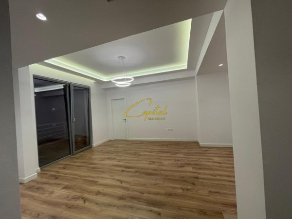 Tirane, shitet apartament 2+1 Kati 10, 101 m² 212.000 € (RRUGA E KAVAJES)