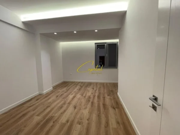 Tirane, shitet apartament 2+1 Kati 10, 101 m² 212.000 € (RRUGA E KAVAJES)