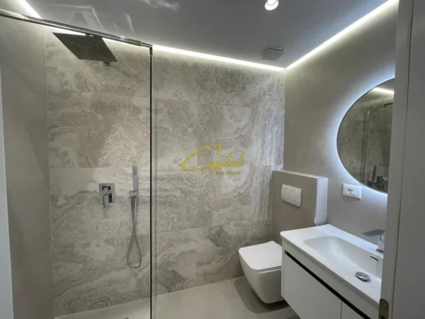 Tirane, shitet apartament 2+1 Kati 10, 101 m² 212.000 € (RRUGA E KAVAJES)