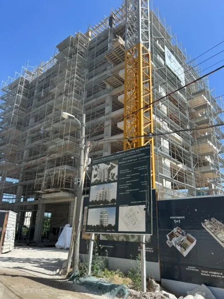 Tirane, shitet apartament 1+1+Ballkon Kati 3, 66 m² 112.000 € (Ish parku)