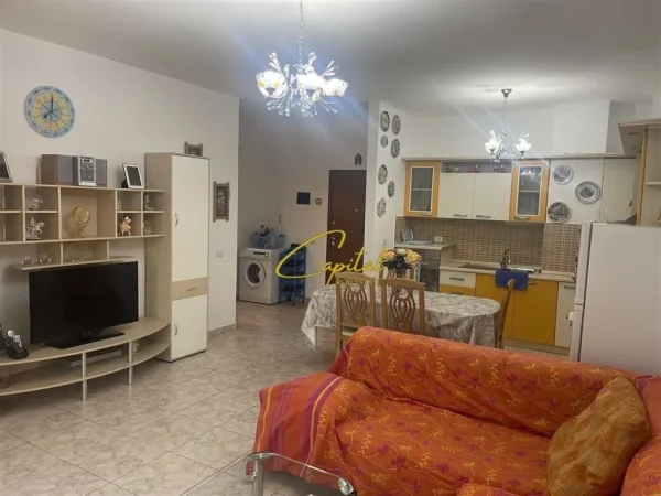 Tirane, jepet me qera apartament 1+1 Kati 6, 70 m² 600 € (KOMUNA E PARISIT)