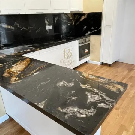 Durres, shitet Vile 3+1+Ballkon Kati 2, 180 m² 450.000 € (Gjiri i Lalzit)