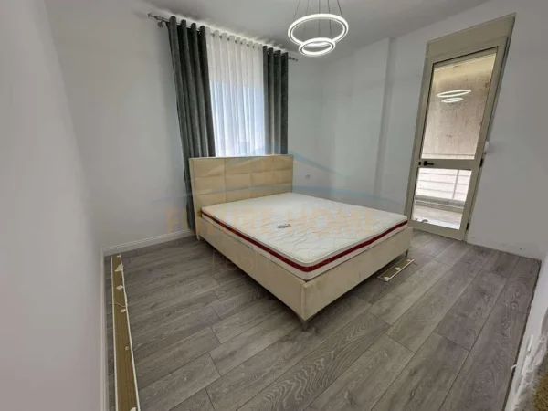 0683487469 Tirane, shitet apartament 2+1+Ballkon Kati 8, 91 m² 150.000 € (Prane Viles L)
