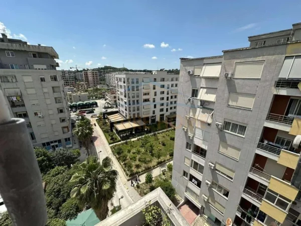 0683487469 Tirane, shitet apartament 2+1+Ballkon Kati 8, 91 m² 150.000 € (Prane Viles L)