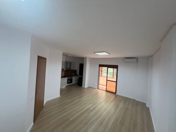 Tirane, jepet me qera zyre Kati 2, 115 m² 800 € (rruga e bogdaneve)