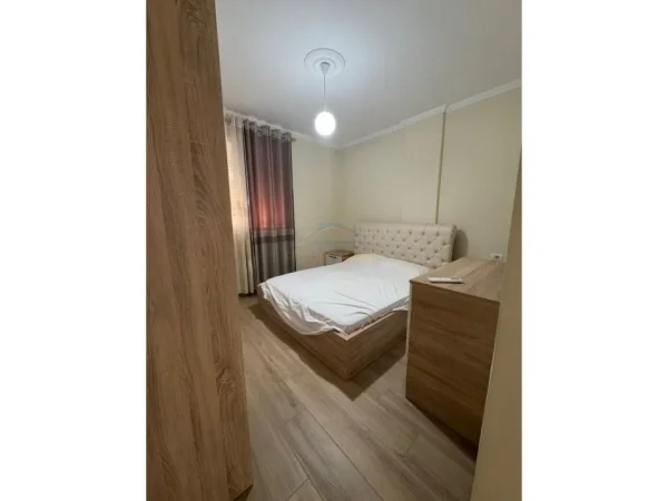 0683487469 Tirane, jepet me qera apartament 2+1+Ballkon Kati 7, 84 m² 700 € (Rezidenca Drini)