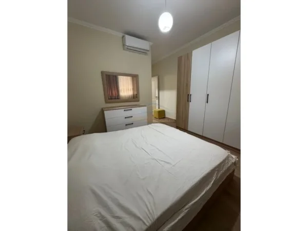 0683487469 Tirane, jepet me qera apartament 2+1+Ballkon Kati 7, 84 m² 700 € (Rezidenca Drini)