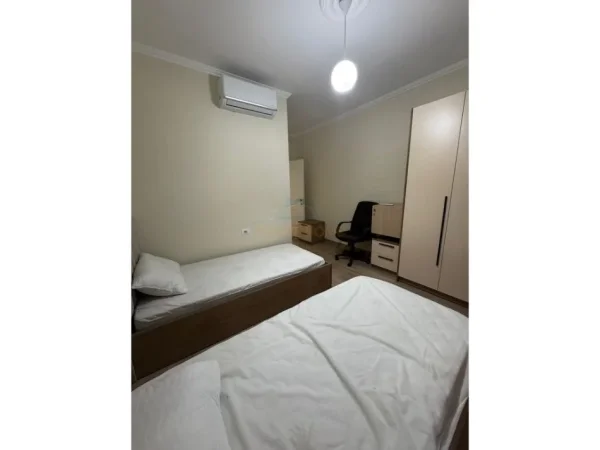 0683487469 Tirane, jepet me qera apartament 2+1+Ballkon Kati 7, 84 m² 700 € (Rezidenca Drini)
