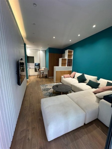 Tirane, jepet me qera apartament 1+1+Ballkon Kati 7, 70 m² 800 € (Kompleksi Delijorgji)