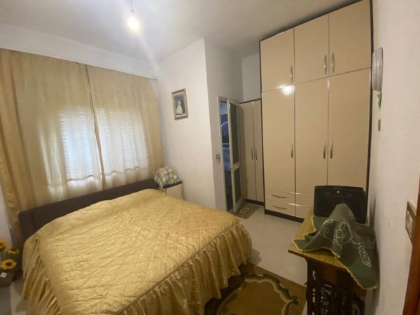 Tirane, jepet me qera Vile 3+1 Kati 1, 130 m² 500 € (rruga Osmet,)
