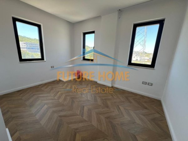 Tirane, jepet me qera Vile 3 Katshe Kati 3, 424 m² 5.000 € (Teg-u)