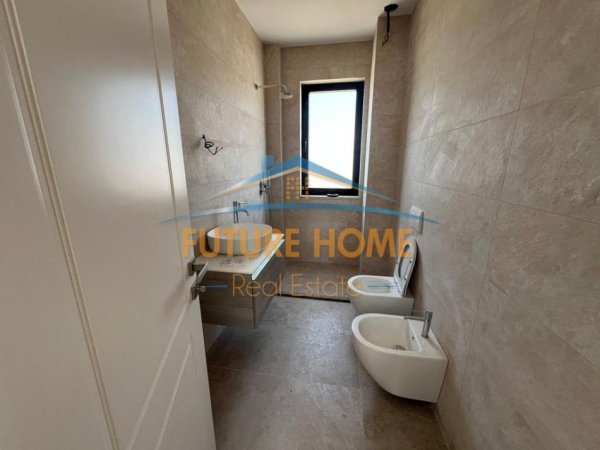 Tirane, jepet me qera Vile 3 Katshe Kati 3, 424 m² 5.000 € (Teg-u)