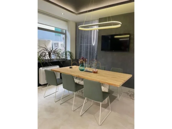 jepet me qira , ambient biznesi, Liqeni thate.110 m²