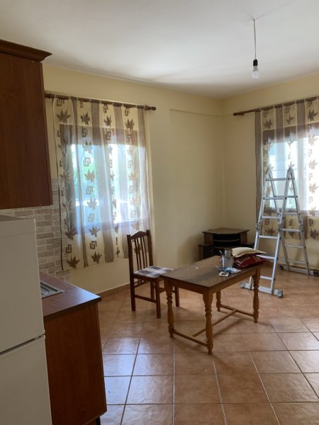 Tirane, jepet me qera shtepi 1+1 Kati 1, 1 m² 270 € (Rruga Fuat Toptani)