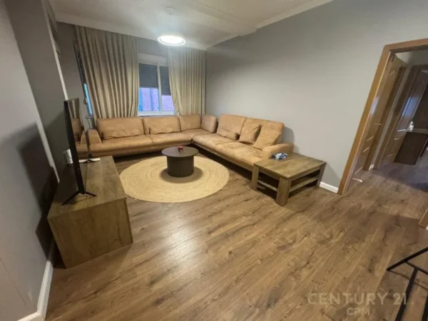 Tirane, shitet apartament 2+1+Ballkon Kati 8, 102 m² 357.000 € (Blloku)