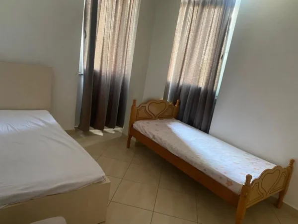 Tirane, jepet me qera apartament 2+1 Kati 4, 126 m² 500 € (rrapo hekali)