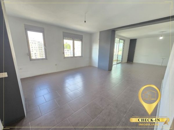 Tirane, jepet me qera zyre Kati 6, 116 m² 600 € (Zogu i Zi)
