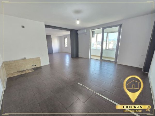 Tirane, jepet me qera zyre Kati 6, 116 m² 600 € (Zogu i Zi)