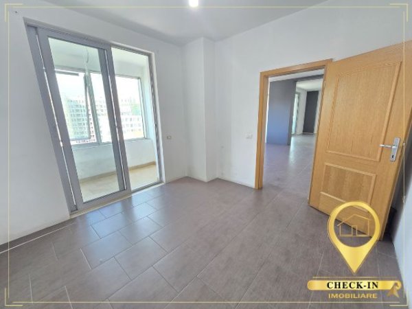 Tirane, jepet me qera zyre Kati 6, 116 m² 600 € (Zogu i Zi)