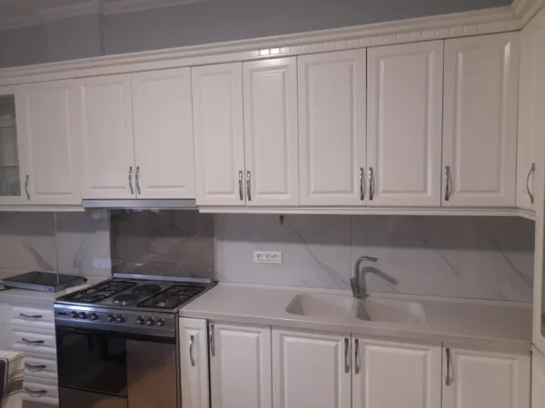 Tirane, jepet me qera Vile 3 Katshe Kati 0, 600 m² 1.700 € 