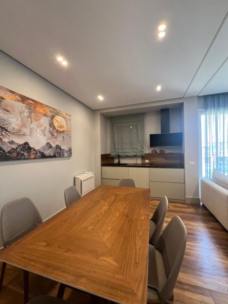 Tirane, jepet me qera apartament 2+1+Ballkon Kati 2, 115 m² (Secret Garden Residence)