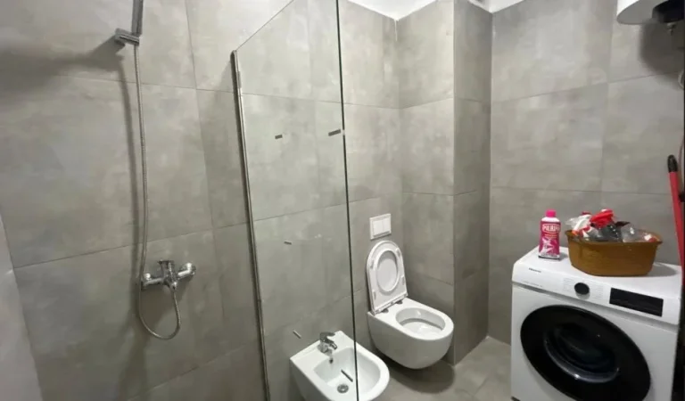 Tirane, jepet me qera apartament 2+1 Kati 3, 50.000 € (Prane qendres Emerald)