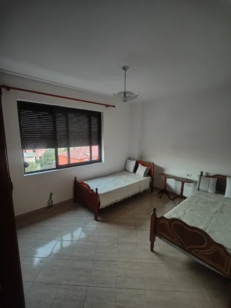 Shqiperi, jepet me qera apartament 1+1 Kati 3, 110 m² 450 € (Pizeri kinostudio)