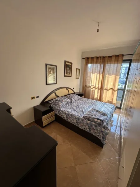 Tirane, jap me qera apartament 1+1 Kati 2, 72 m² 350 € (2 palmarlt)