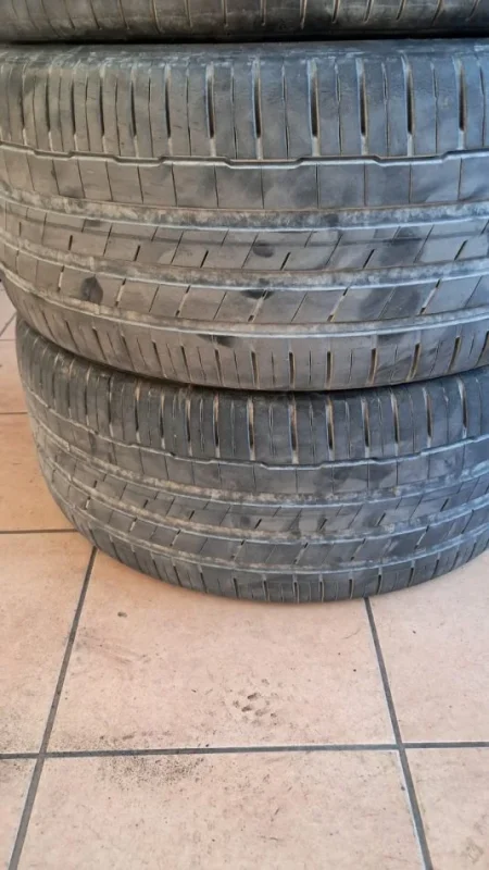 Fier, shitet gome Shes goma te perdorura per BMW X5 315 35 20, 275 40 20 , 300 €